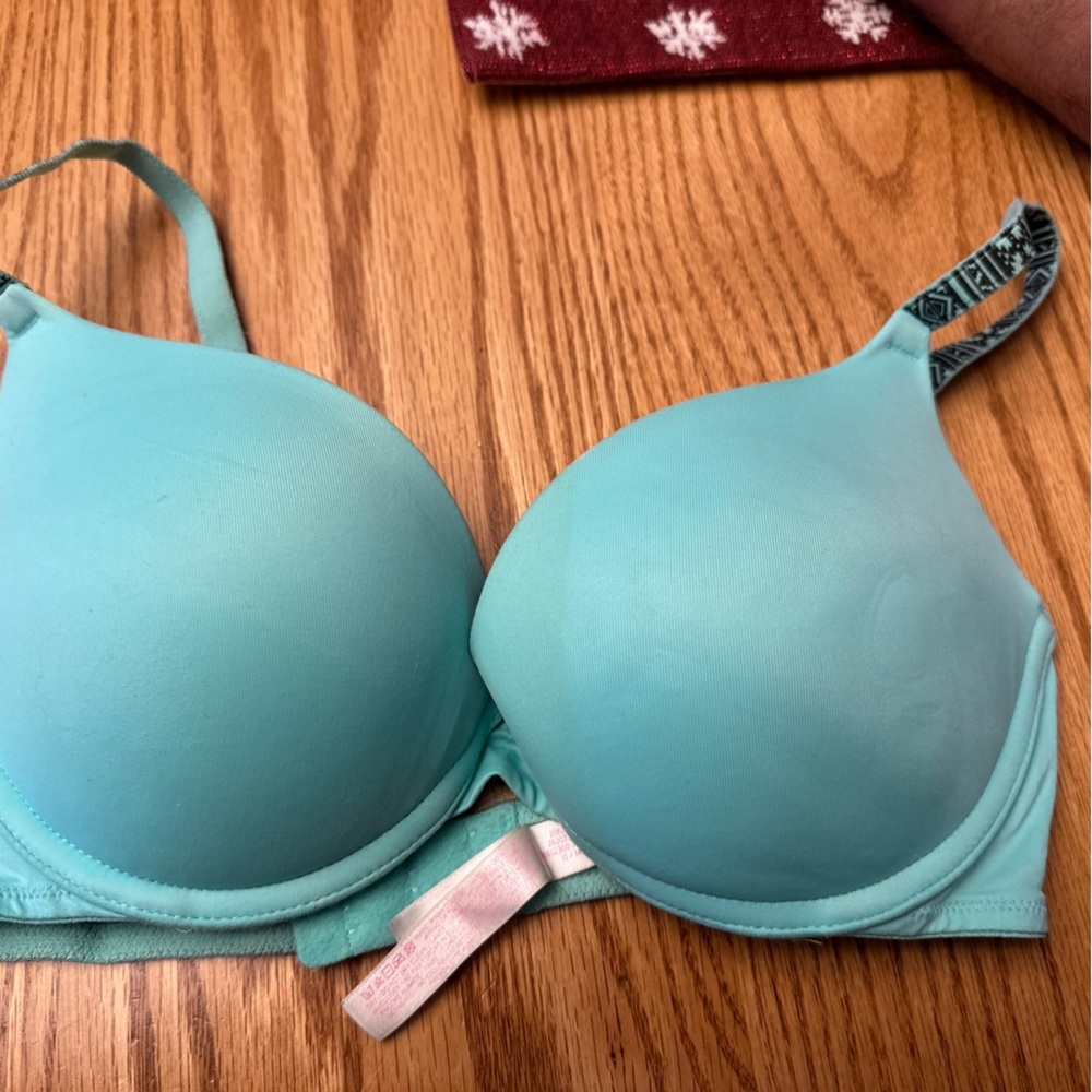 Victoria’s Secret PINK Wear Everywhere Push Up Pigeonnant Bra 34C - Picture 1 of 5
